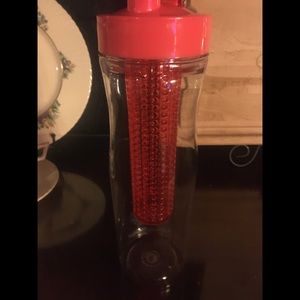New plastic infuser bottle